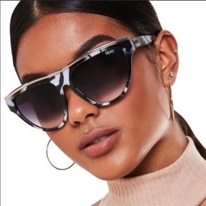 ✅🌹Quay Australia Flight Risk Sunglasses.